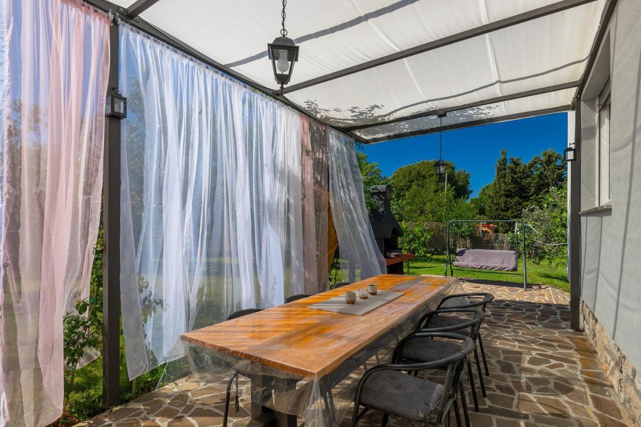 Holiday House Chill Out Loborika Marčana Екстериор снимка